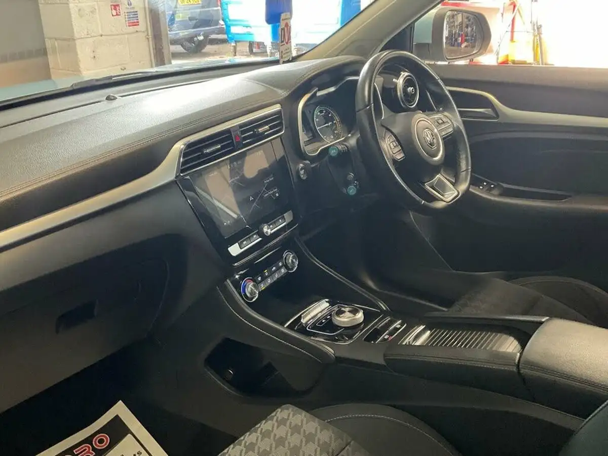 2019-mg-zs-suv-e-excite-ev-big-25