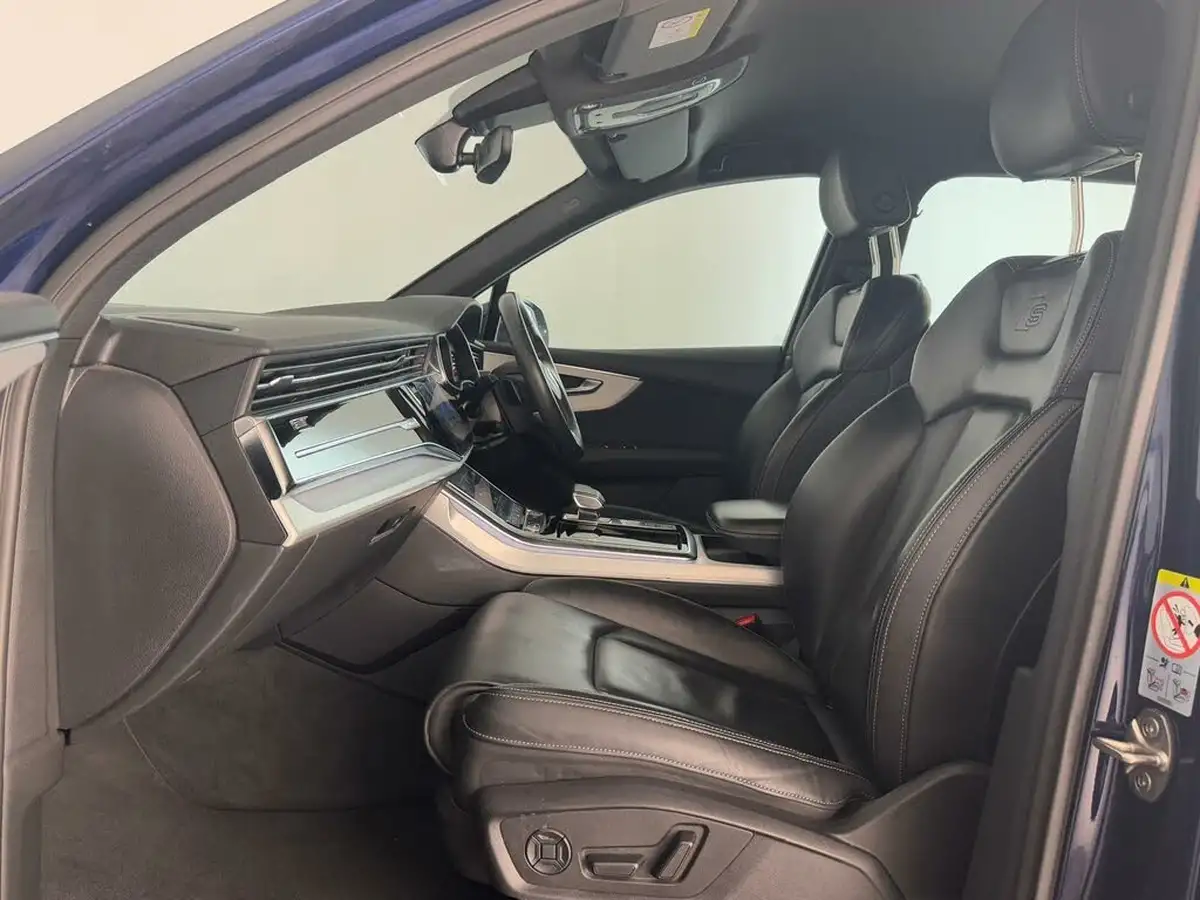 2021-audi-q7-30-55-tfsi-e-s-line-big-10