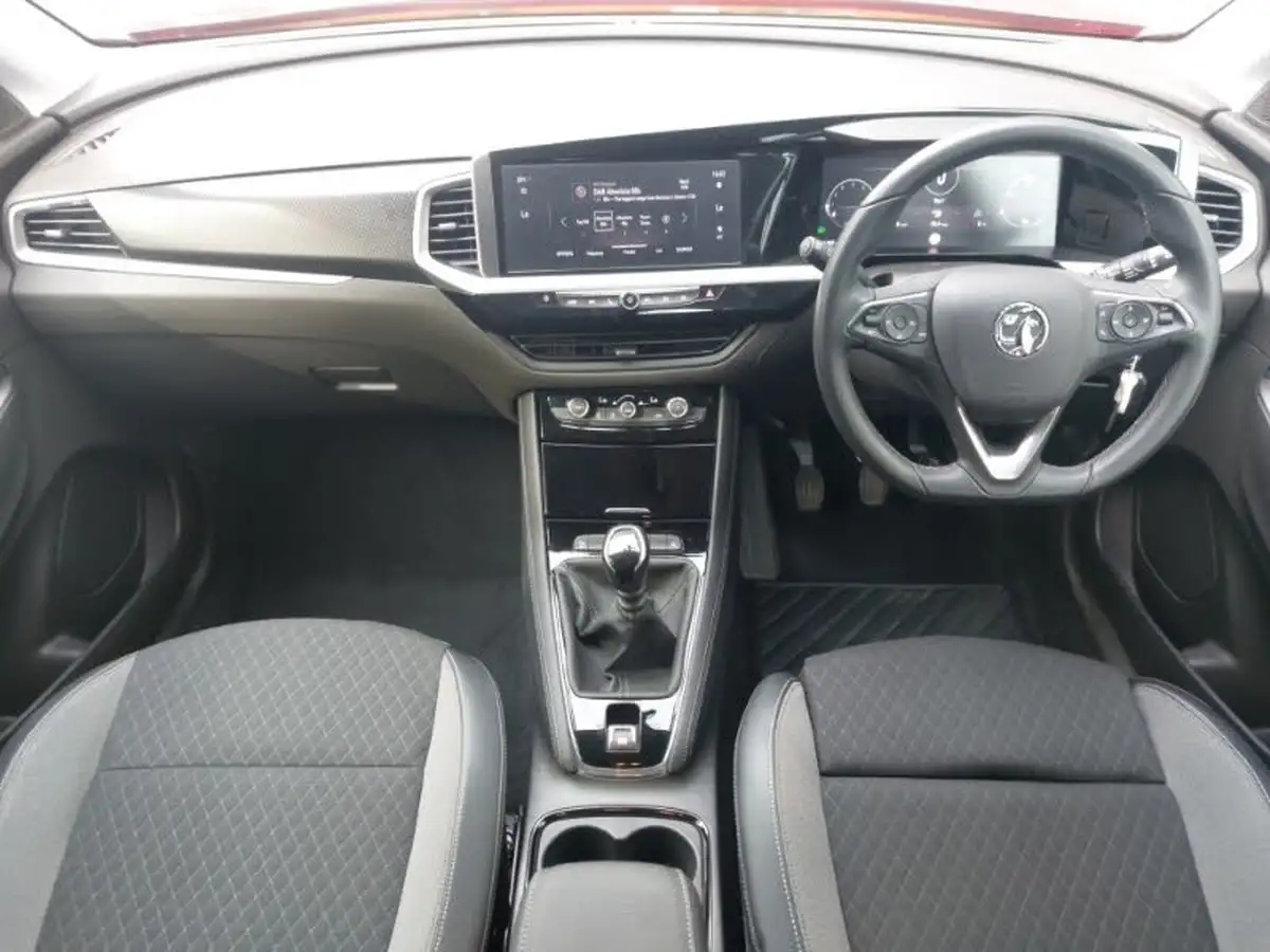 2022-vauxhall-grandland-12-gs-line-big-2