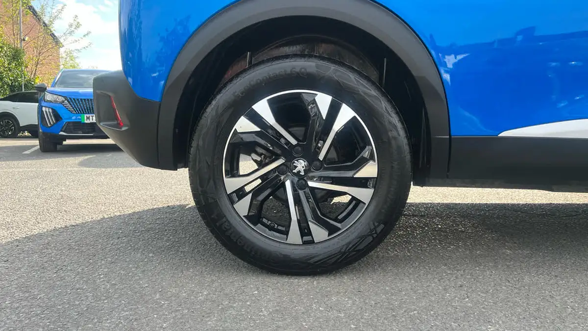 2023-peugeot-2008-suv-12-puretech-allure-premium-100bhp-big-15