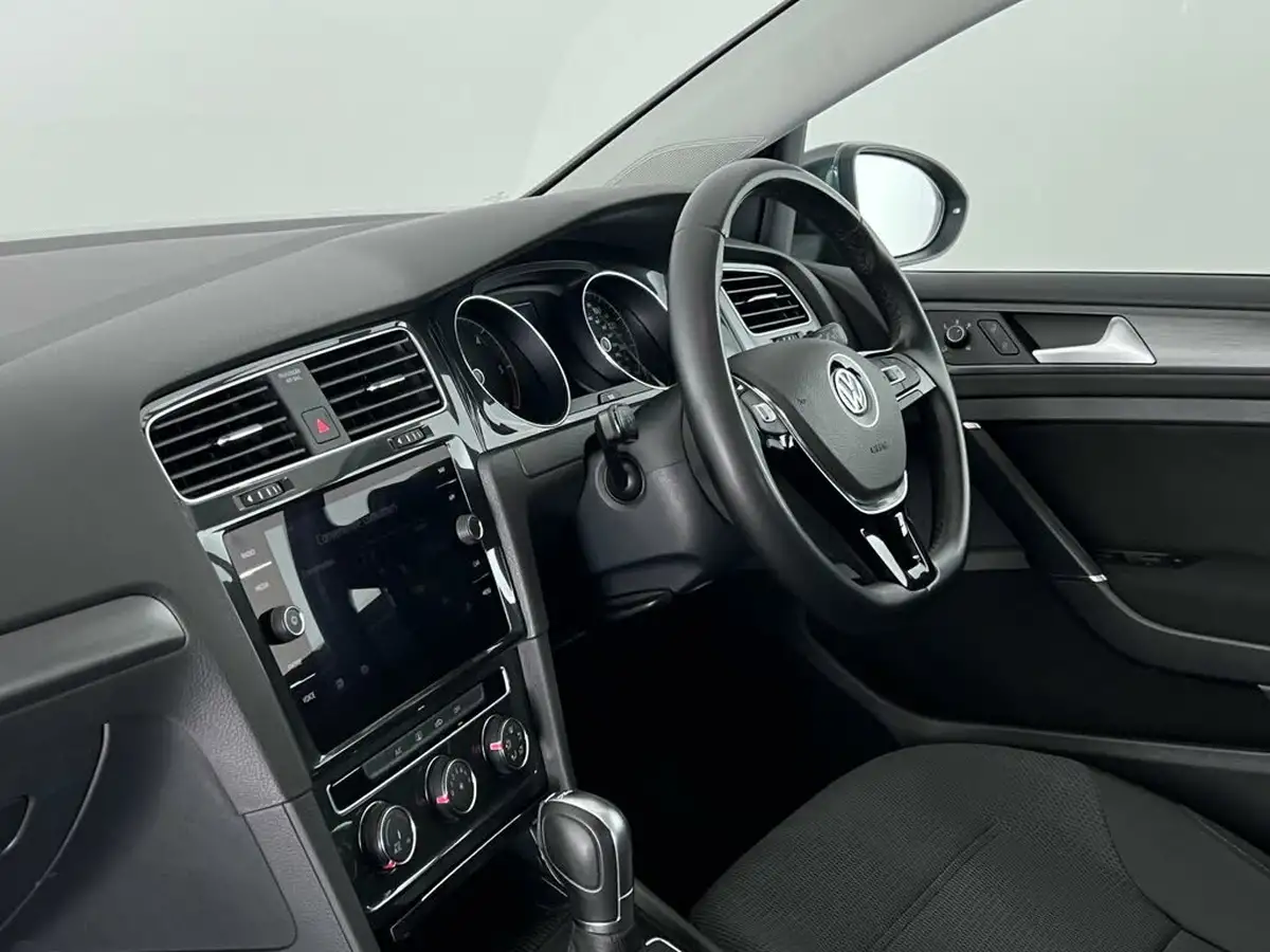 2018-volkswagen-golf-16tdi-se-nav-hatchback-5d-dsg-big-12