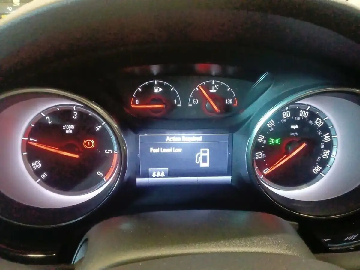 2018-vauxhall-astra-16cdti-sri-nav-136ps-ss-hatchback-big-5