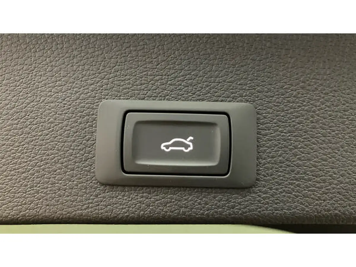 2024-audi-q2-15-35-tfsi-s-line-big-36