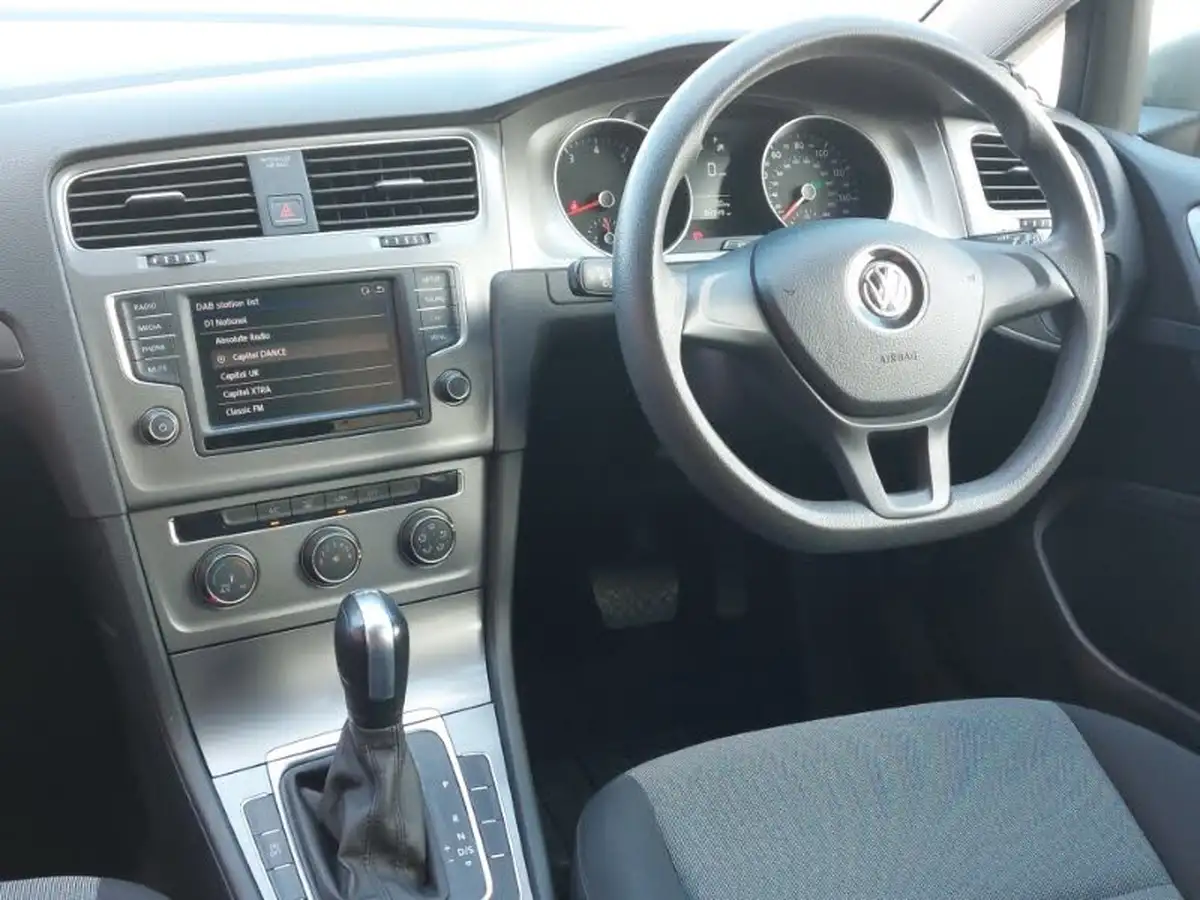 2017-volkswagen-golf-14-tsi-bmtss-estate-5d-dsg-big-12