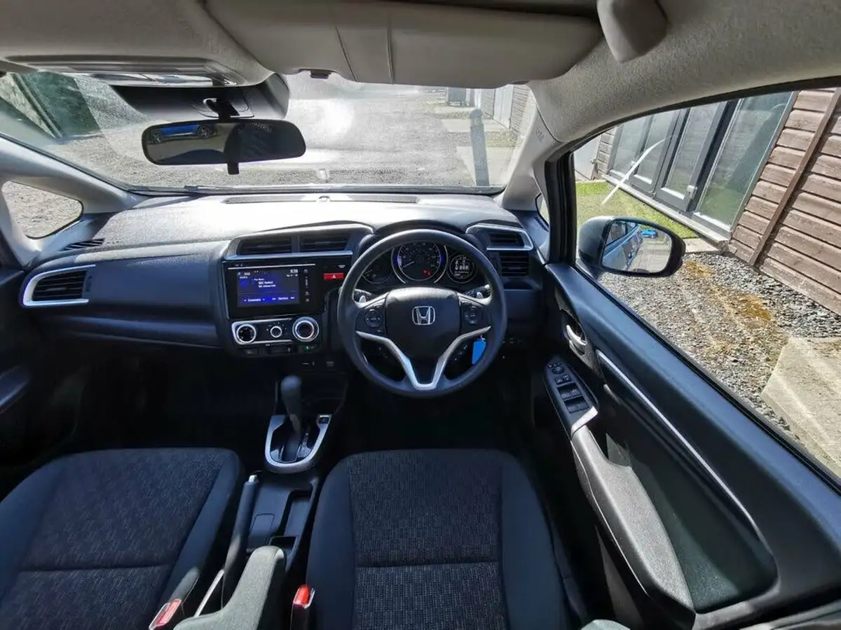 2016-honda-jazz-13-i-vtec-se-cvt-big-41