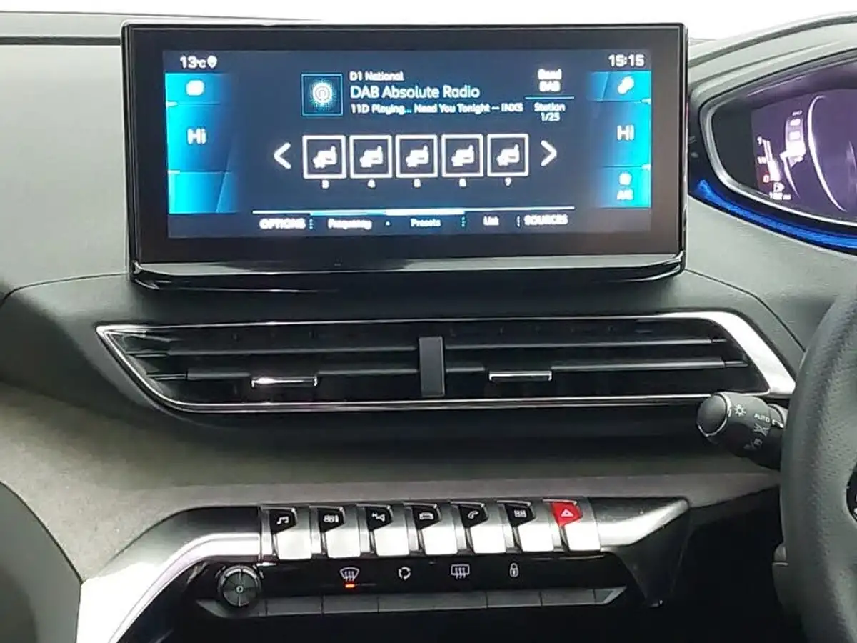 2024-peugeot-3008-suv-12-puretech-gt-136ps-hybrid-e-dsc6-big-6