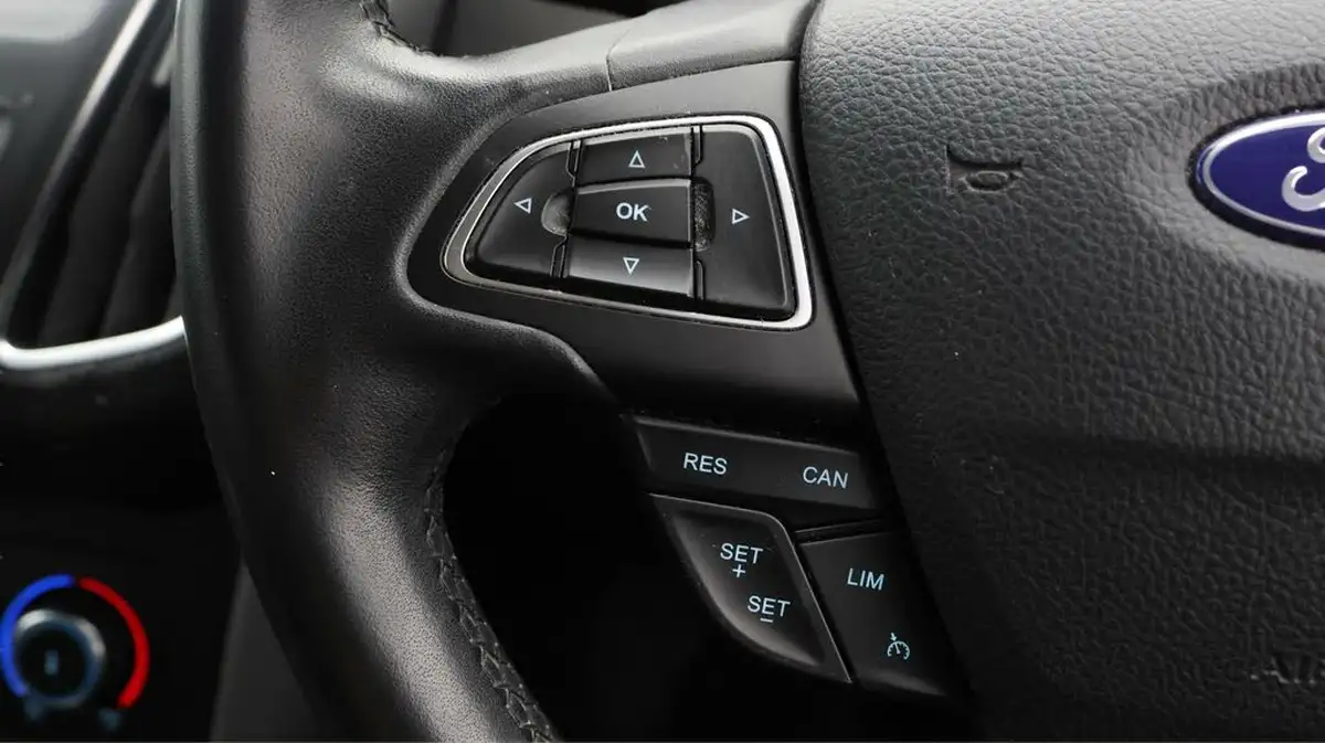 2018-ford-focus-10t-zetec-edition-125ps-hatchback-auto-big-34