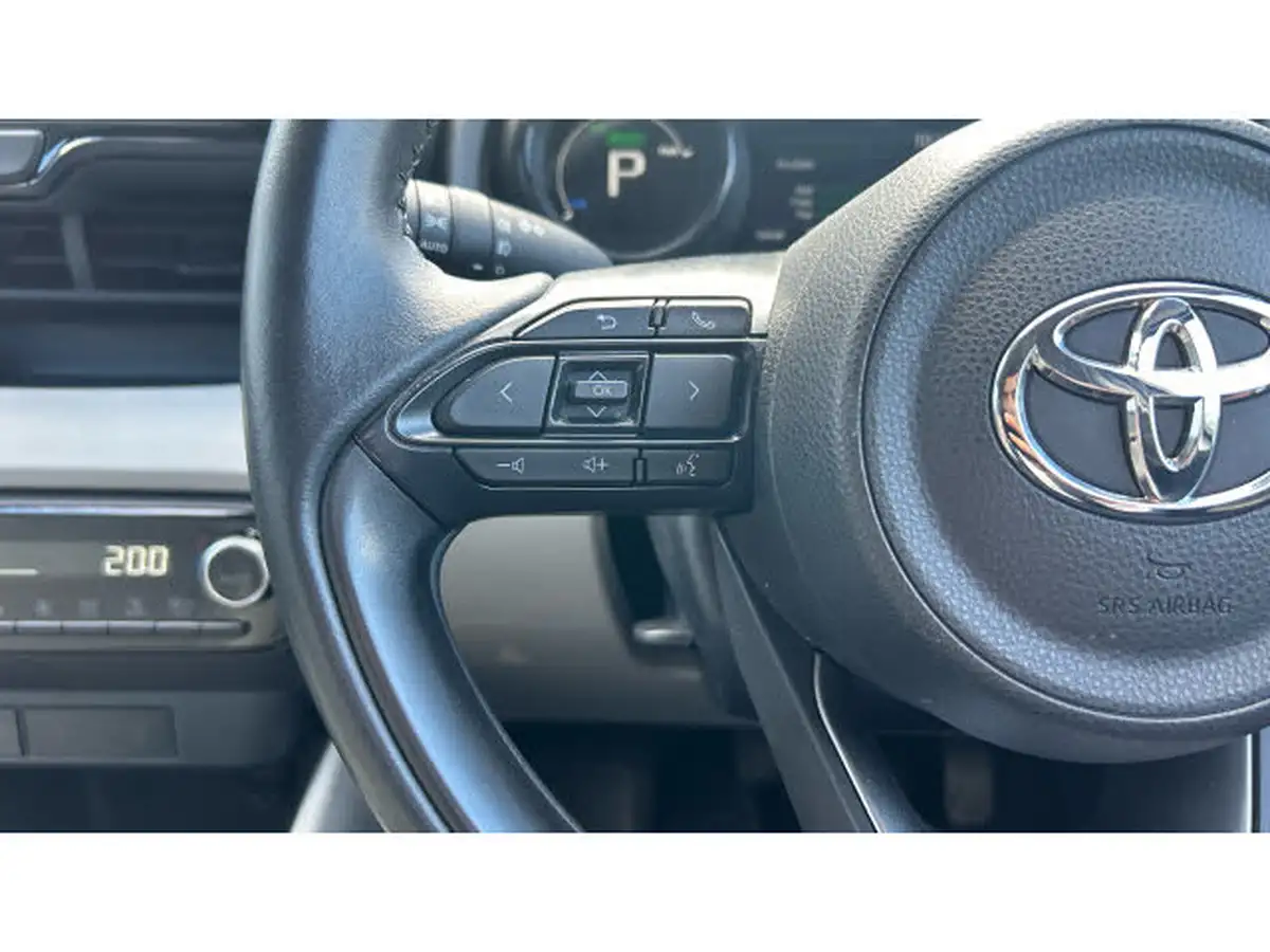 2022-toyota-yaris-15-vvt-i-excel-big-21