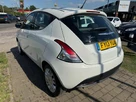 2013-chrysler-ypsilon-12-s-small-8
