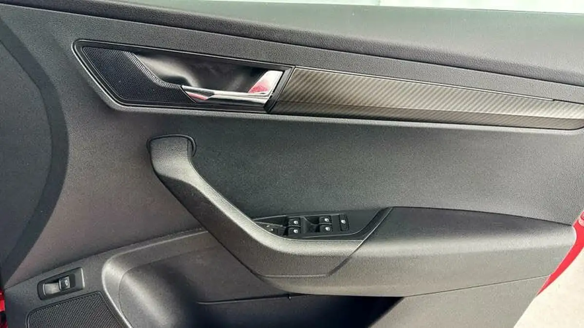 2018-skoda-karoq-20tdi-sportline-150ps-big-18