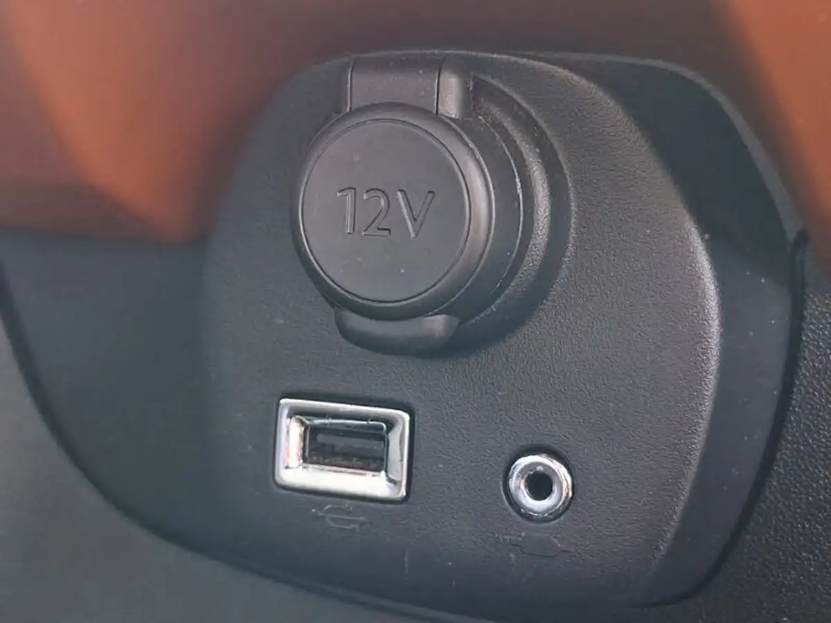 2019-citroen-c1-10-vti-airscape-urban-ride-big-14
