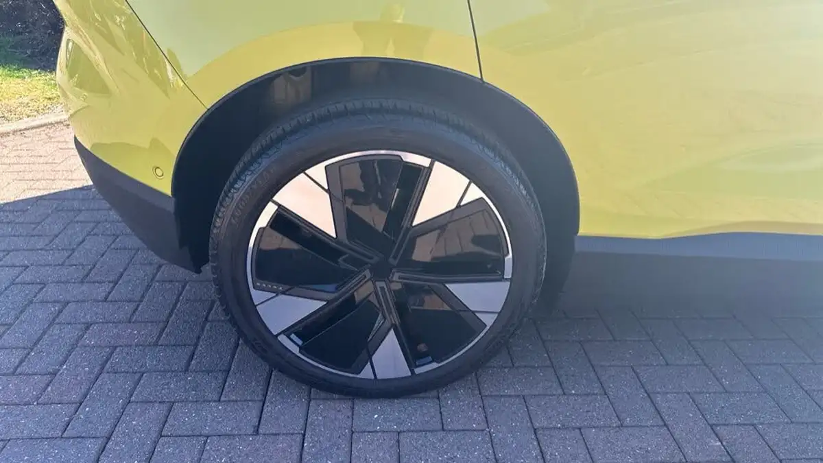 2024-volvo-ex30-e-twin-ultra-big-37