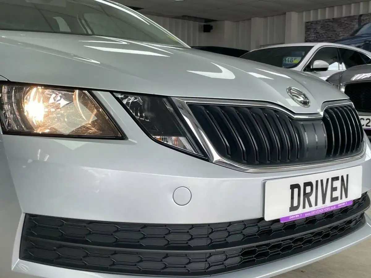 2019-skoda-octavia-10-tsi-s-estate-big-3
