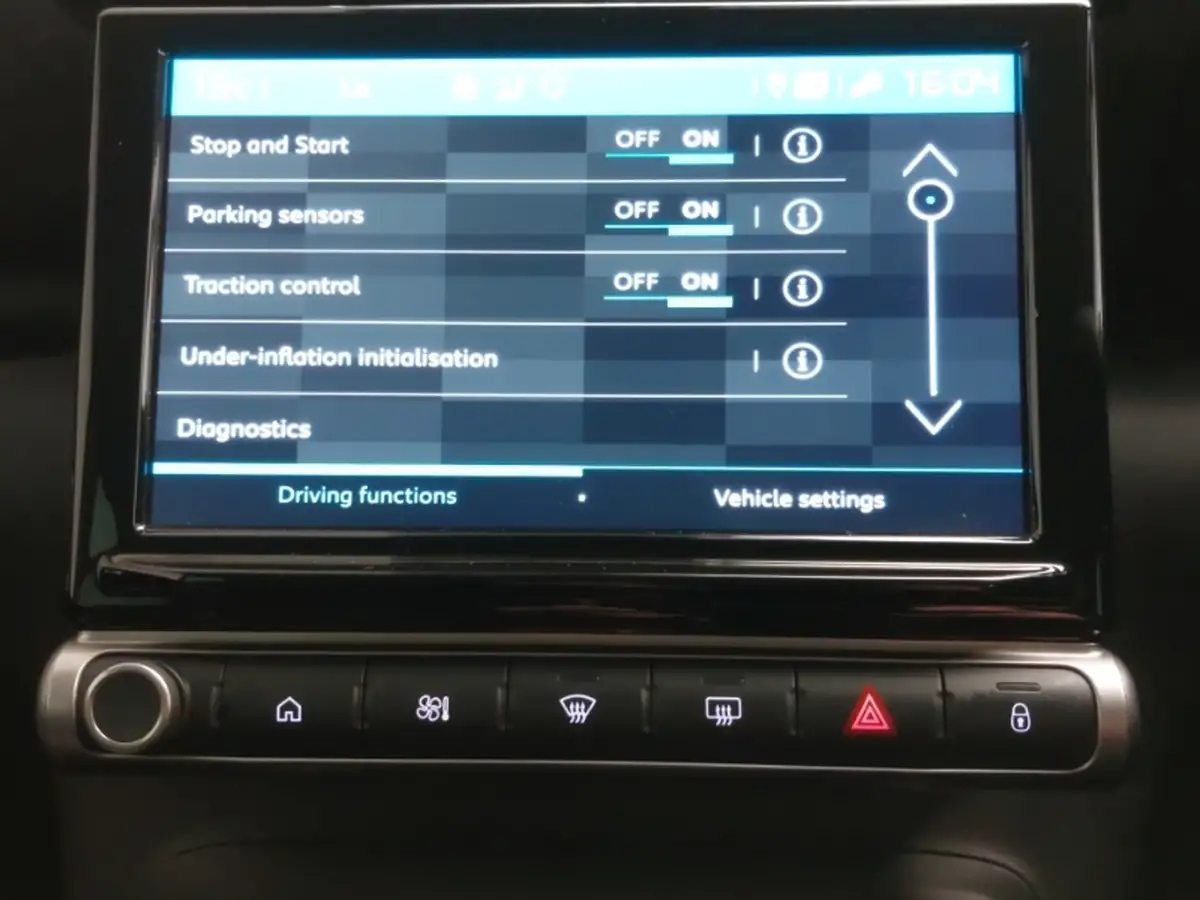 2022-citroen-c3-12-puretech-elle-110ps-ss-eat6-big-16