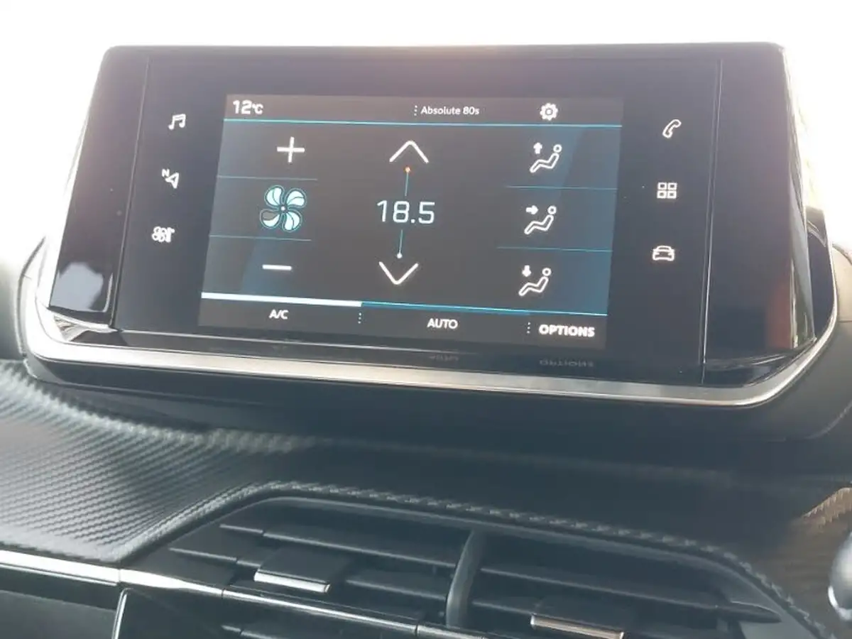 2021-peugeot-208-12-puretech-allure-100bhp-big-12