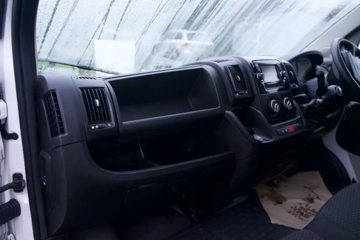 2019-peugeot-boxer-22-bluehdi-professional-335-l3-h2-panel-big-29