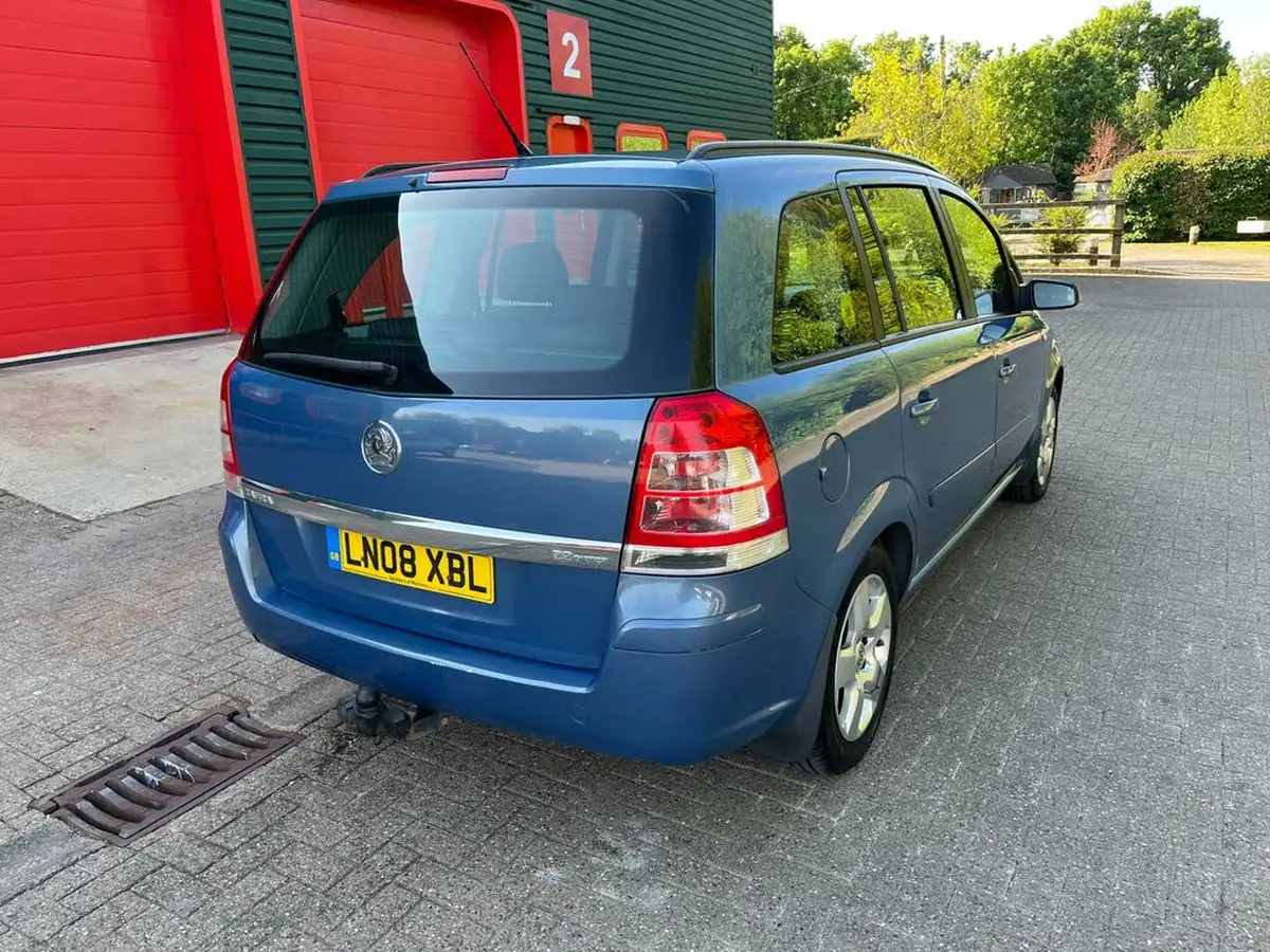2008-vauxhall-zafira-22-exclusiv-direct-auto-big-6