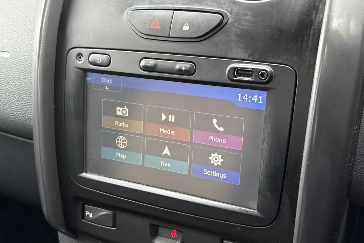 2017-dacia-duster-15dci-prestige-big-38