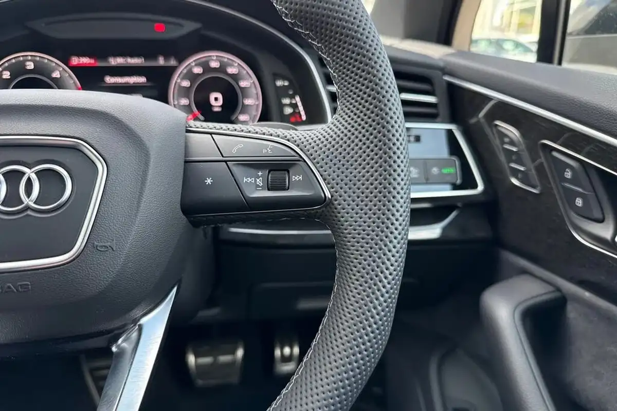 2025-audi-q7-30-50-tdi-black-edition-big-38
