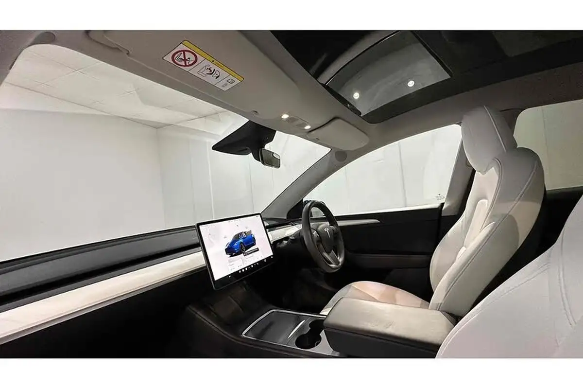 2022-tesla-model-y-e-long-range-big-20