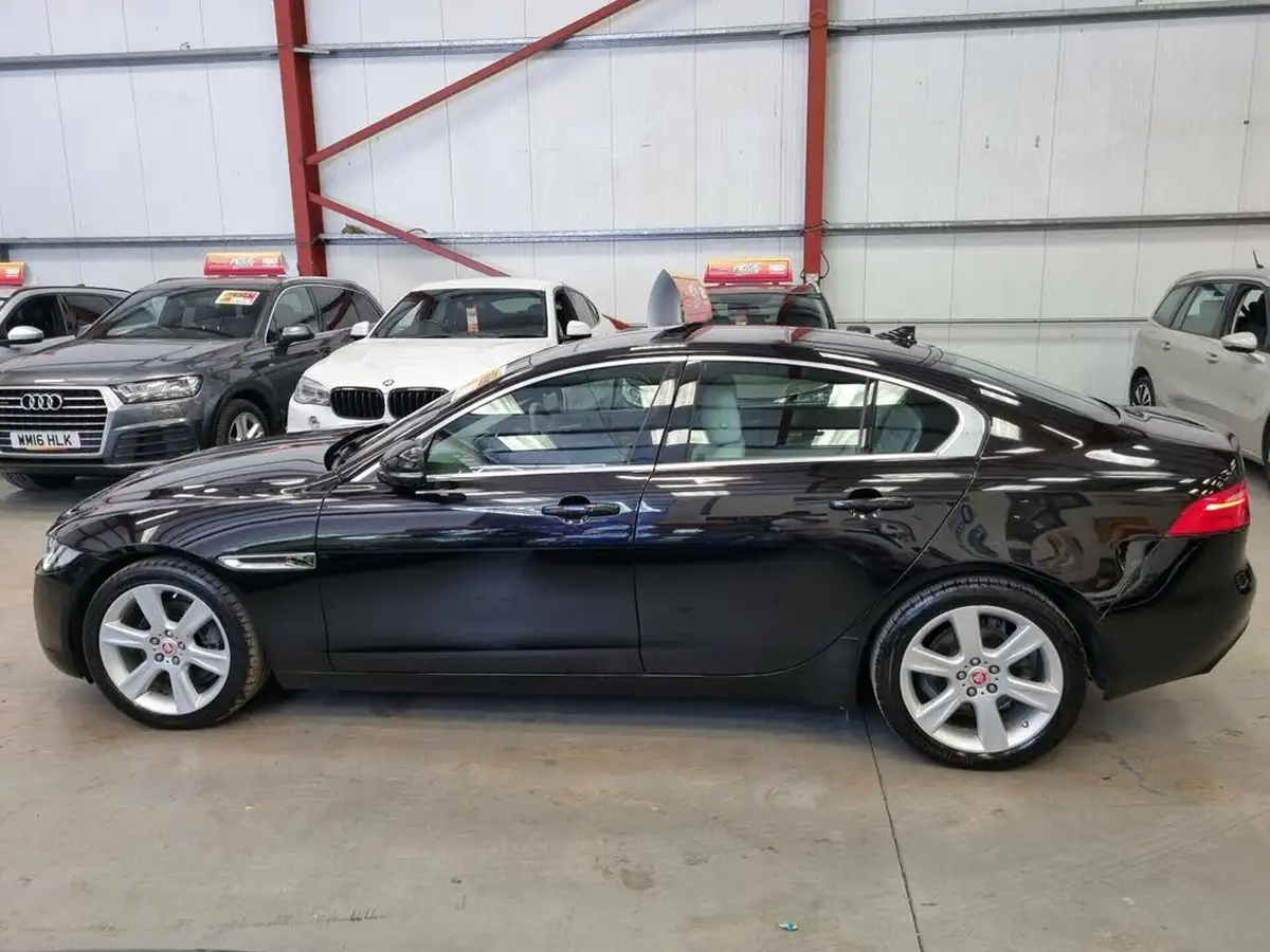 2015-jaguar-xe-20td-portfolio-180ps-auto-big-4