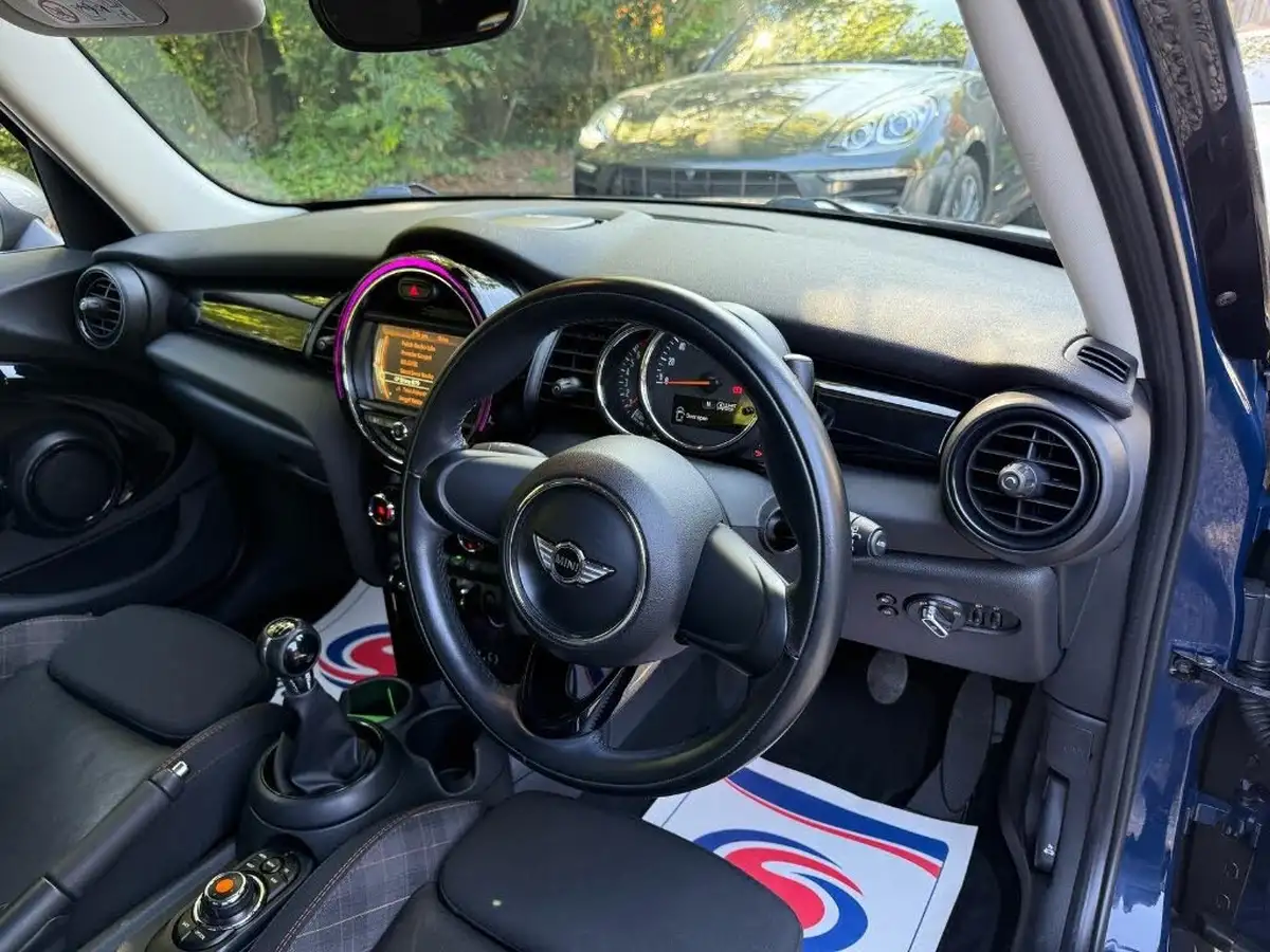 2017-mini-cooper-20-cooper-s-seven-media-xlss-5d-big-19