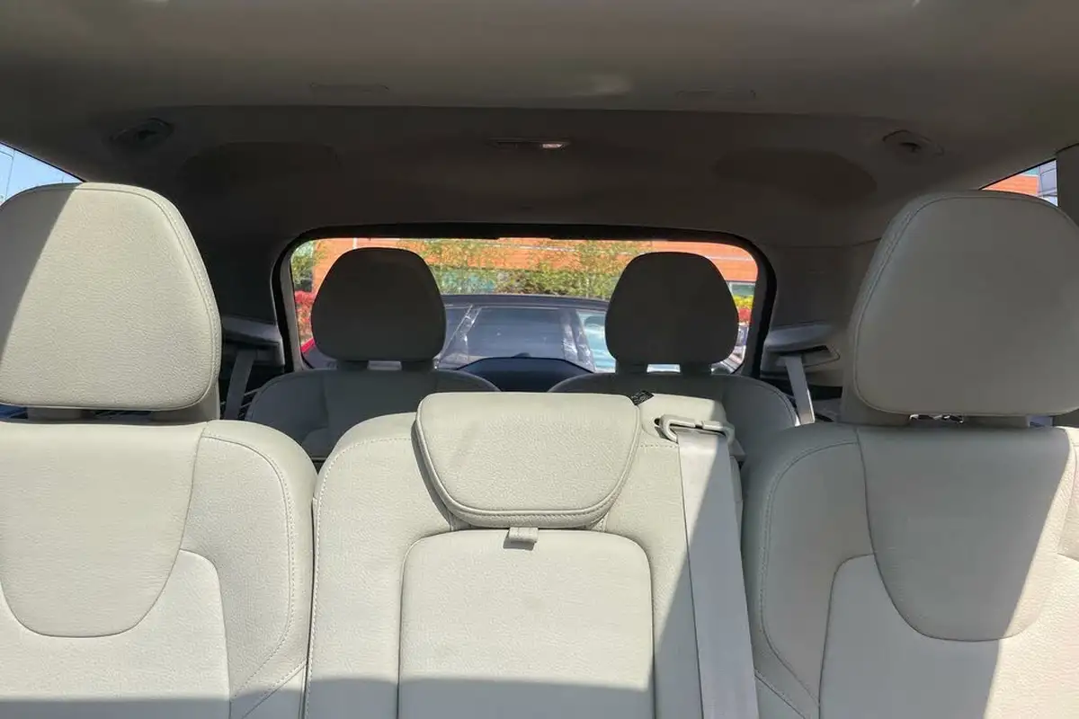 2024-volvo-xc90-20-t8-plus-big-5