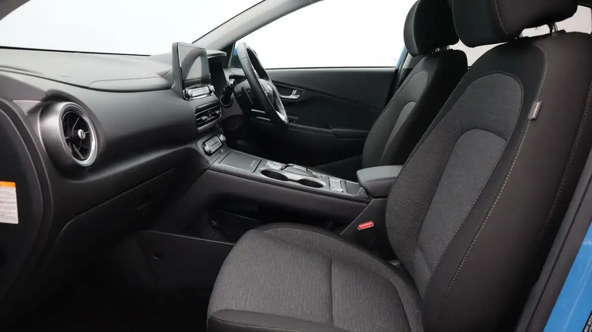 2022-hyundai-kona-e-premium-204ps-64kwh-7kw-obc-big-14