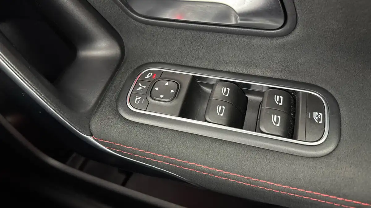 2018-mercedes-benz-a-class-15d-a180d-amg-line-116ps-premiumss-hatchback-5d-7g-dct-big-21