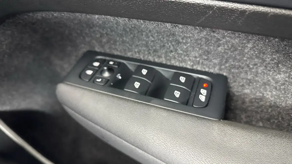 2023-volvo-xc40-e-recharge-core-228bhp-big-20