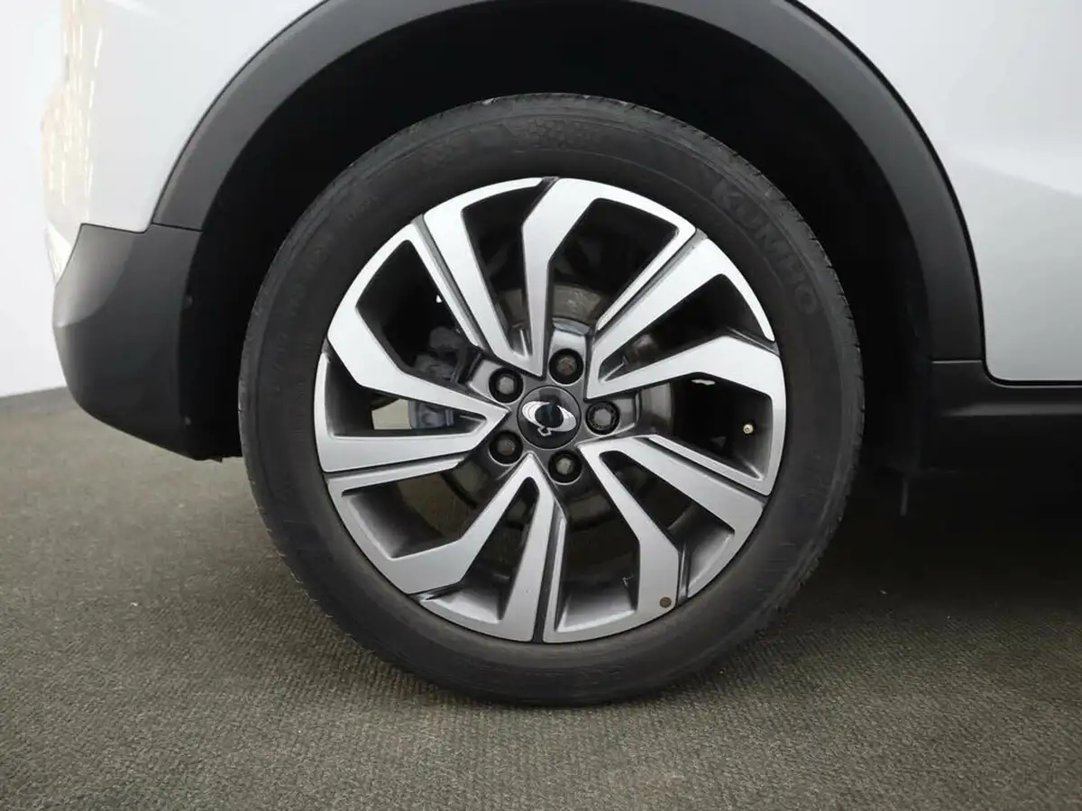 2022-kgm-ssangyong-tivoli-15-ultimate-auto-big-6