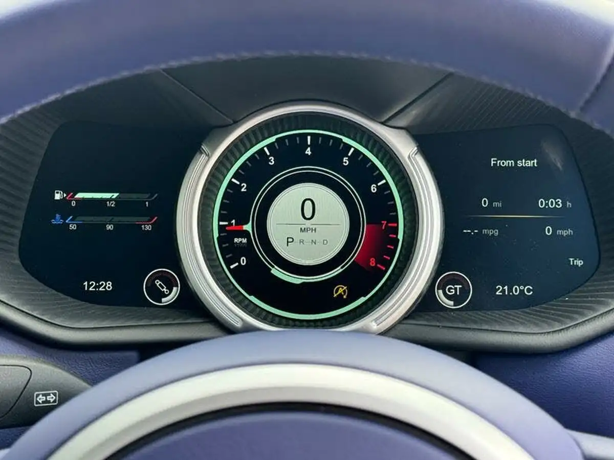 2017-aston-martin-db11-52-v12-big-5