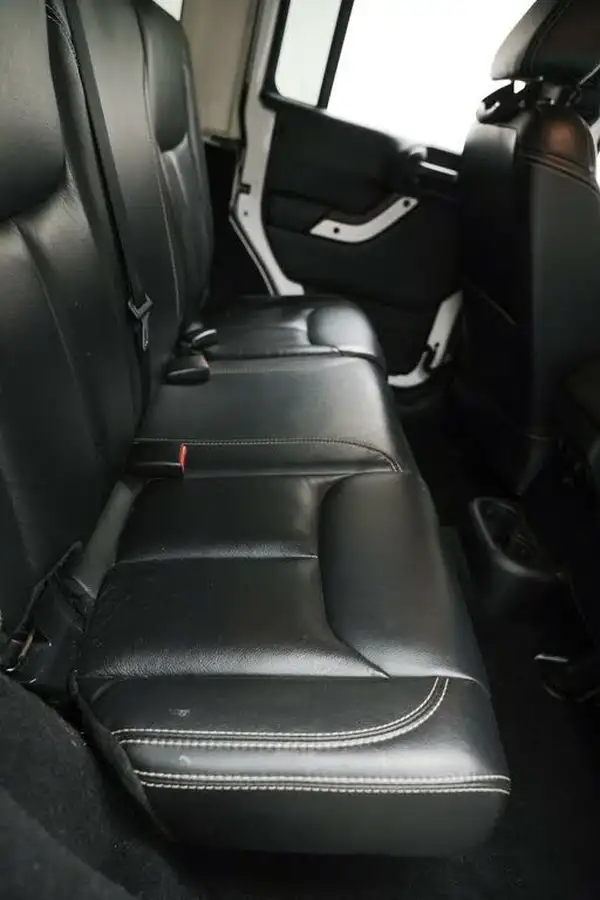 2014-jeep-wrangler-28crd-polar-5d-big-14