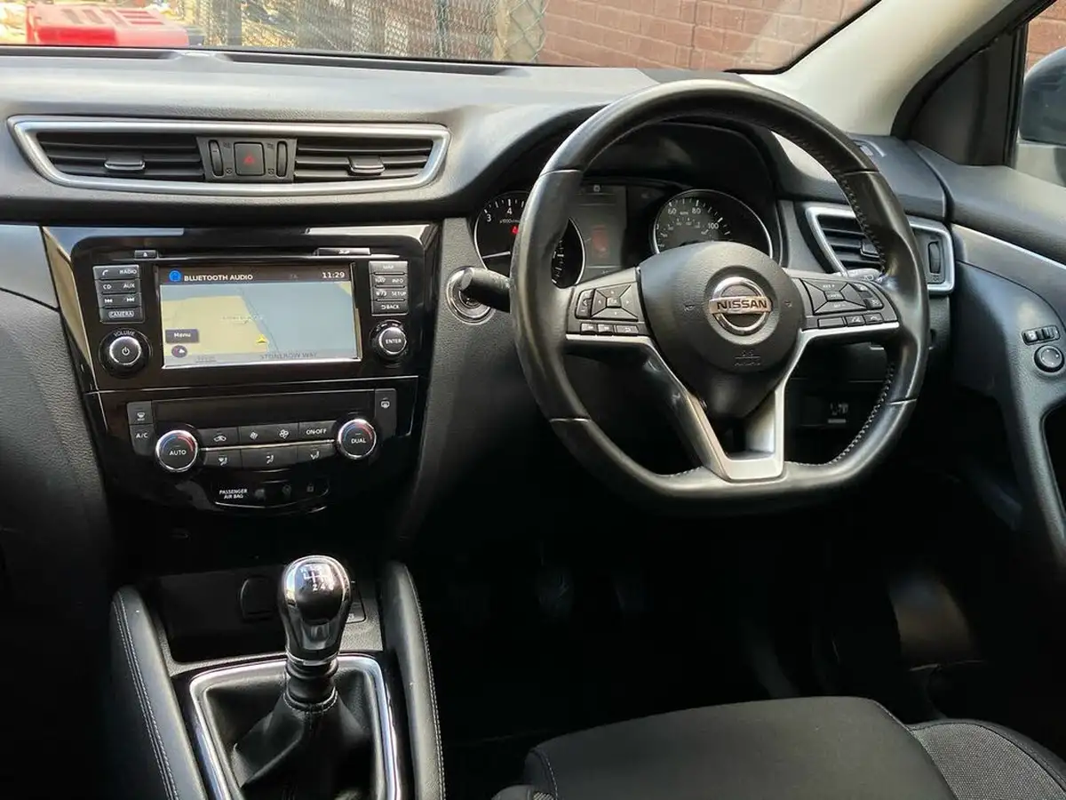 2018-nissan-qashqai-12-dig-t-n-connecta-big-43
