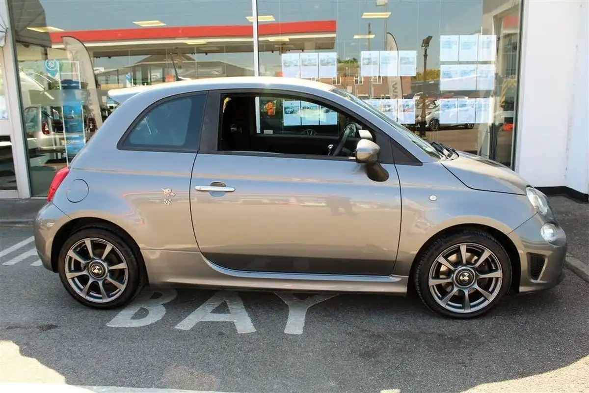2019-abarth-595-14-tjet-big-8