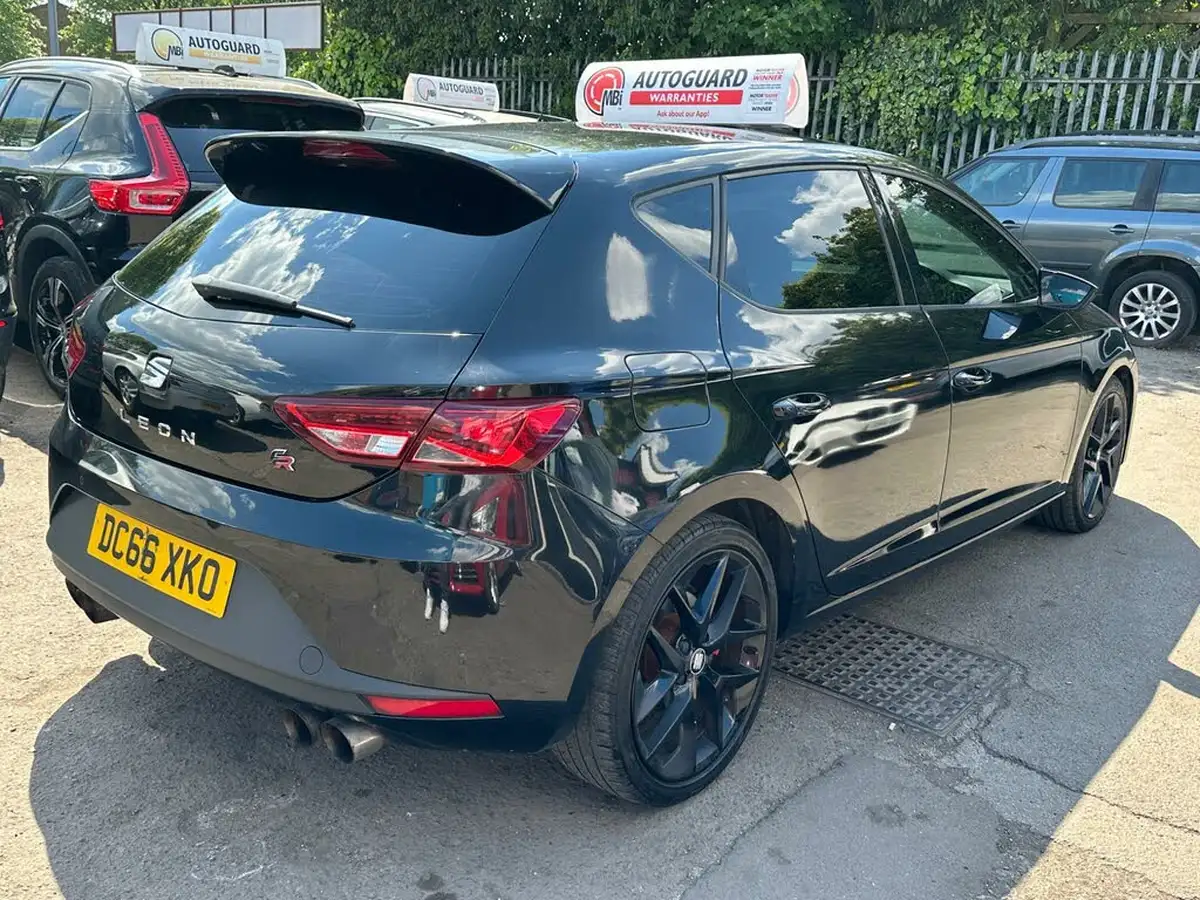 2017-seat-leon-18-fr-tech-pack-hatchback-5d-dsg-big-3