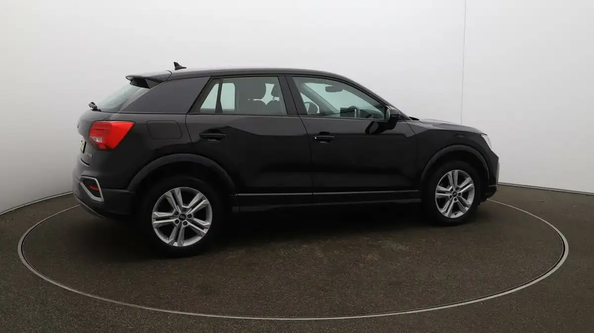 2021-audi-q2-10-30-tfsi-sport-big-49