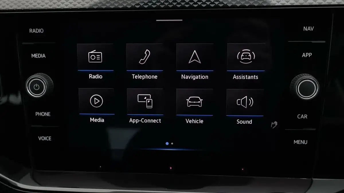 2023-volkswagen-polo-10-life-big-11