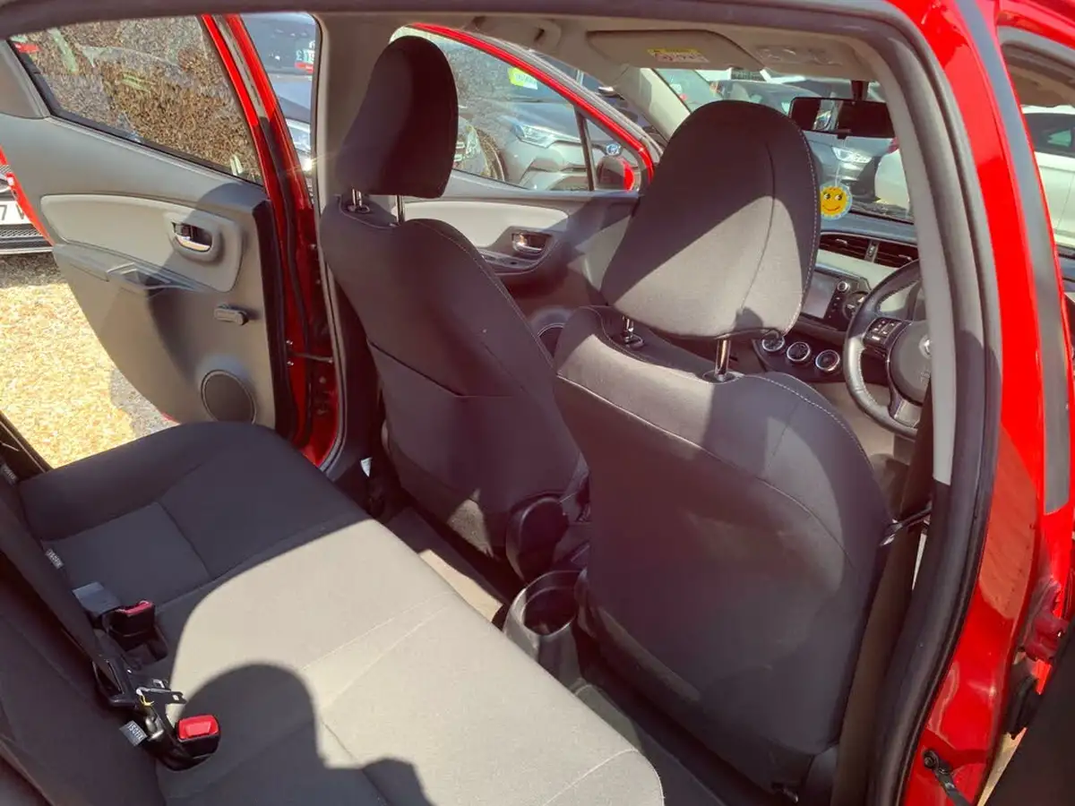 2016-toyota-yaris-133-design-big-41