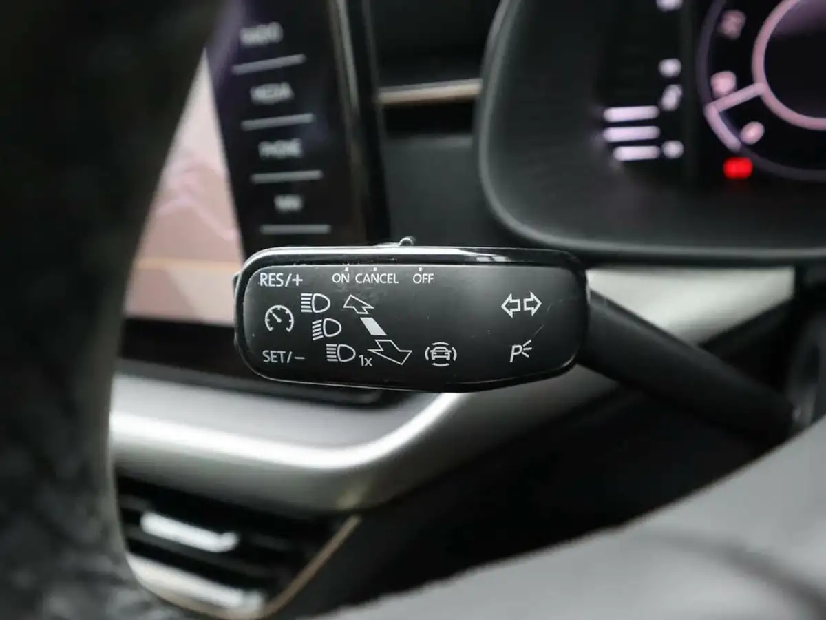 2020-skoda-scala-15-tsi-se-l-big-19