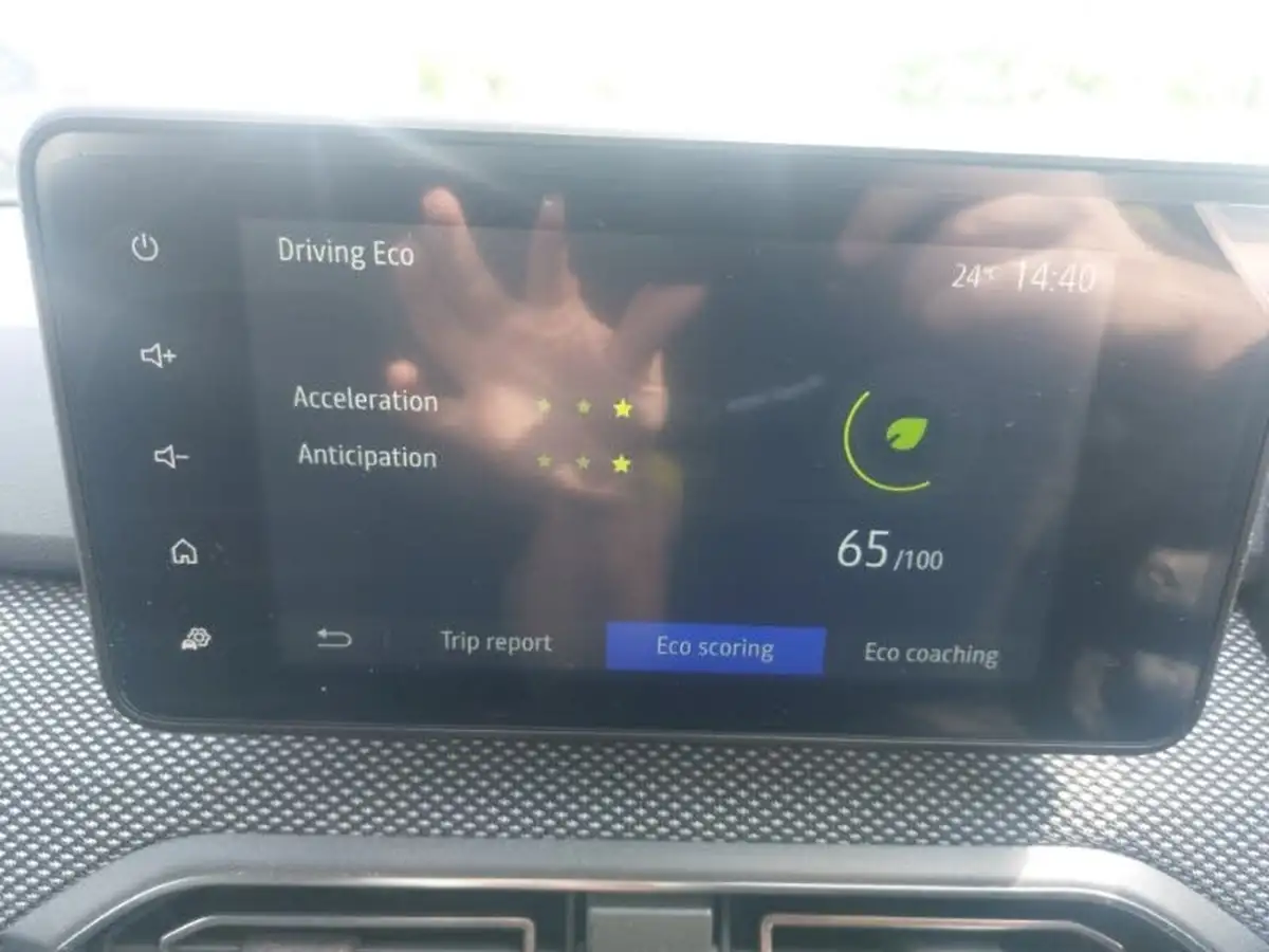 2023-dacia-sandero-10-tce-comfort-90bhp-cvt-big-9