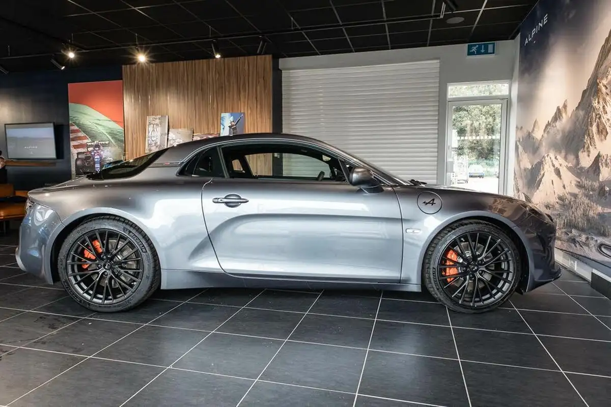 2023-alpine-a110-18-t-s-big-7