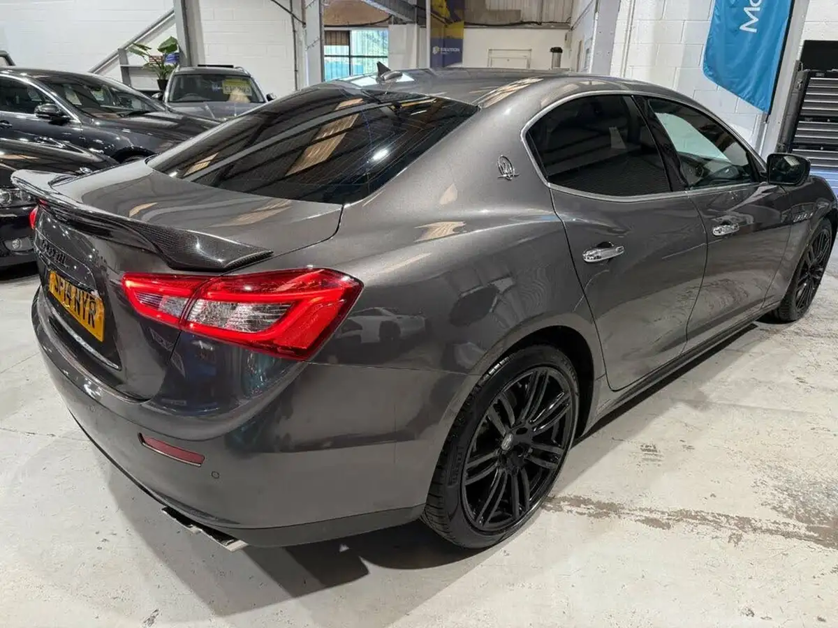 2014-maserati-ghibli-30td-big-2