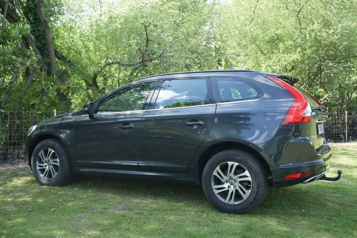 2014-volvo-xc60-24td-d4-se-181bhp-nav-geartronic-big-10