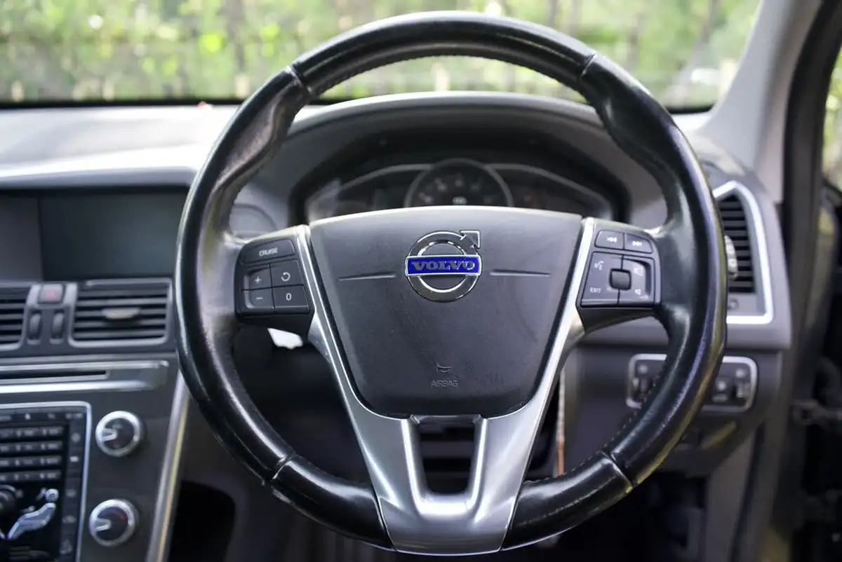 2014-volvo-xc60-24td-d4-se-181bhp-nav-geartronic-big-38