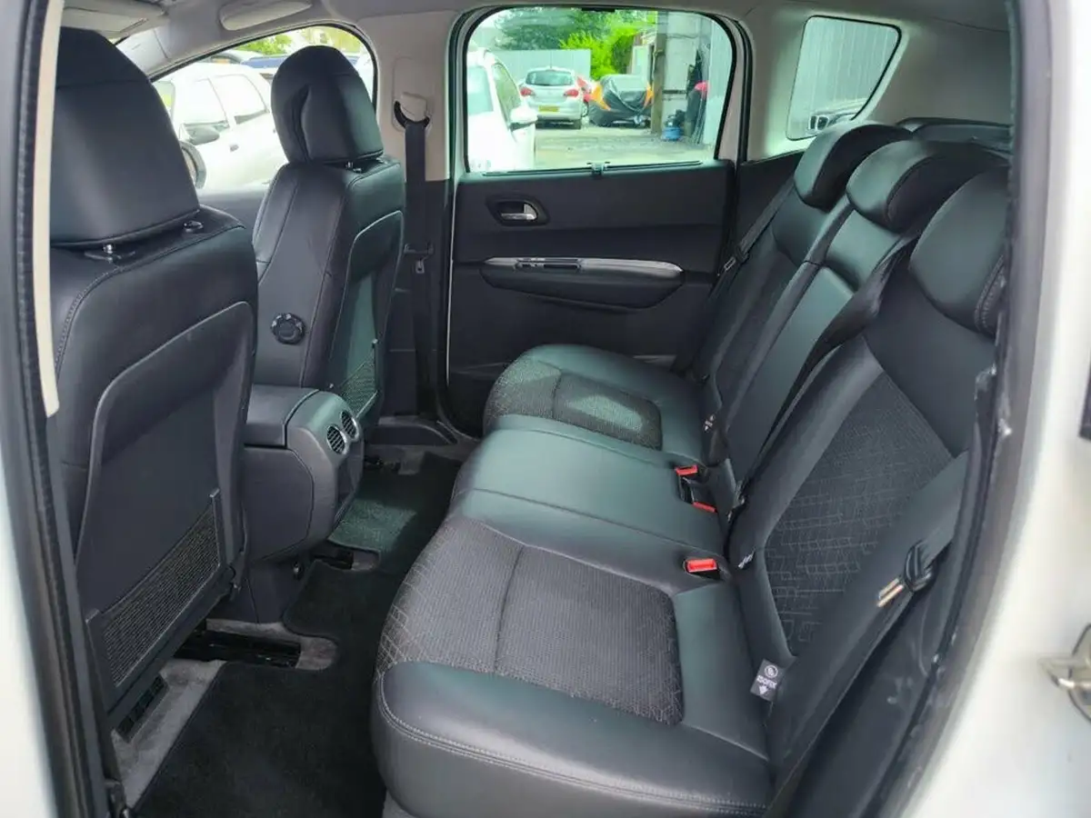 2015-peugeot-3008-crossover-16hdi-allure-ss-etg-big-16