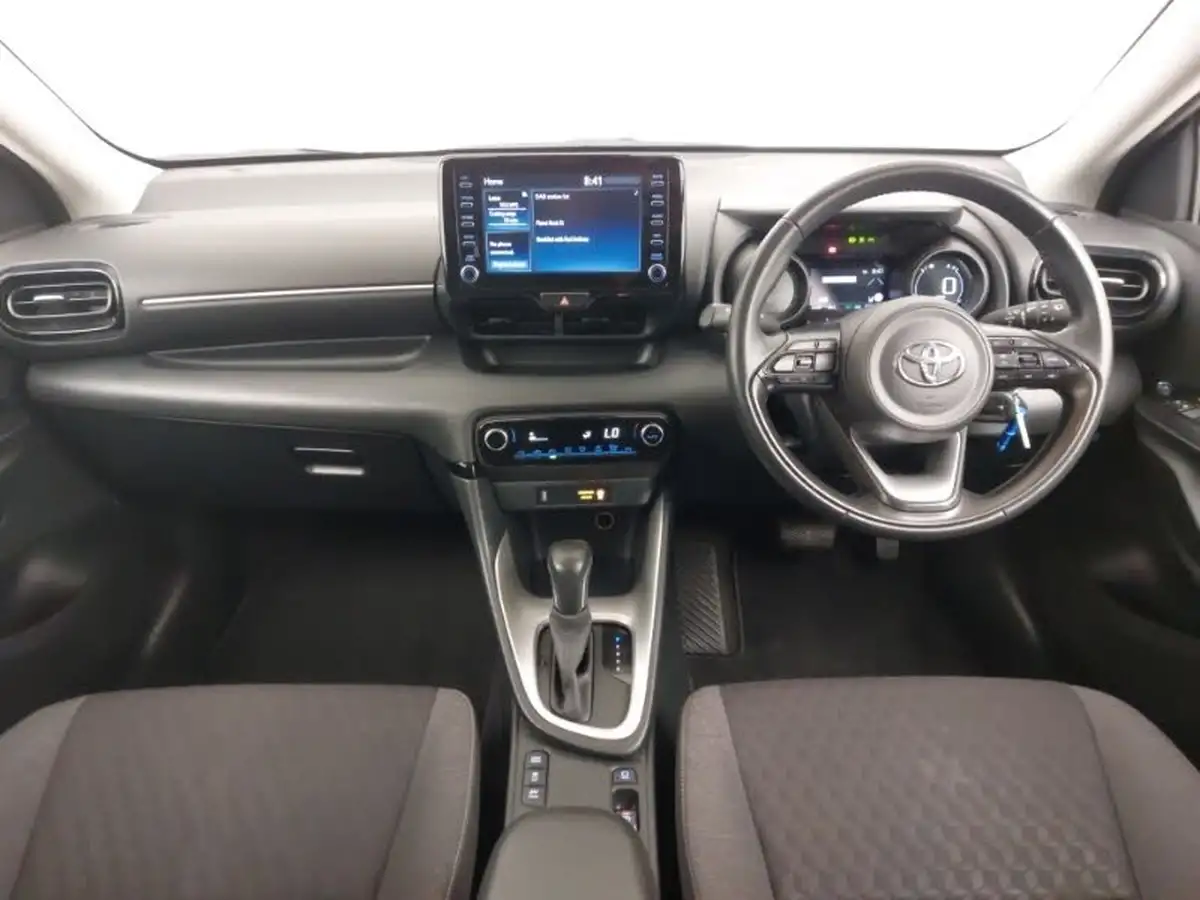 2022-toyota-yaris-15-vvt-i-design-big-2