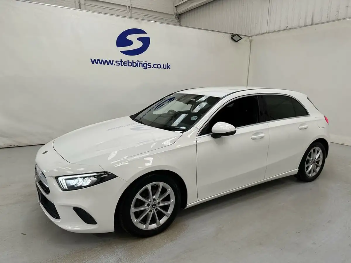 2019-mercedes-benz-a-class-15d-a180d-sport-hatchback-5d-7g-dct-big-3