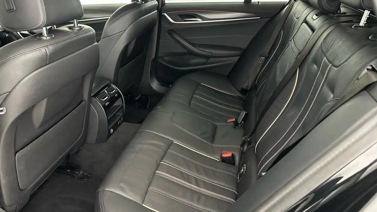 2022-bmw-5-series-20td-520d-m-sport-mht-touring-5d-big-13
