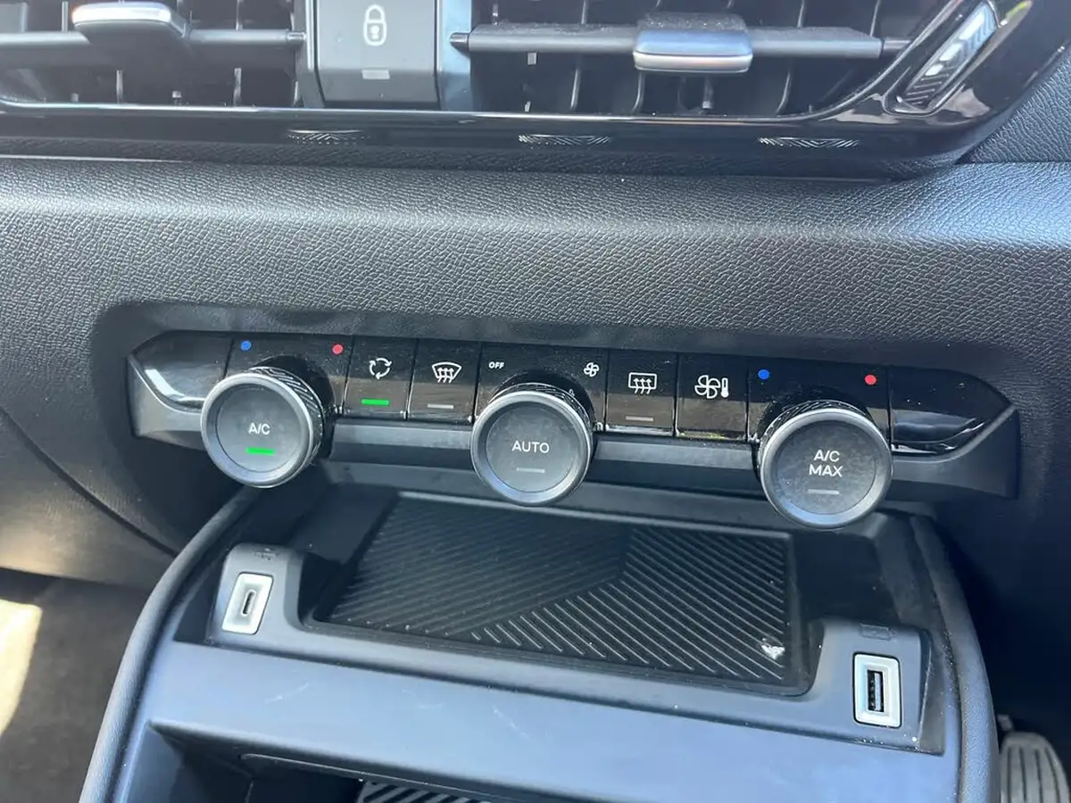 2022-citroen-c4-12-puretech-sense-plus-big-29